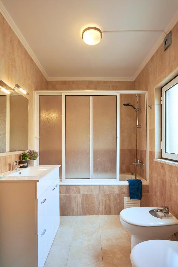 Spacious And Renovated Apartment With Amazing Patio, By Timecooler Lissabon Exterior foto
